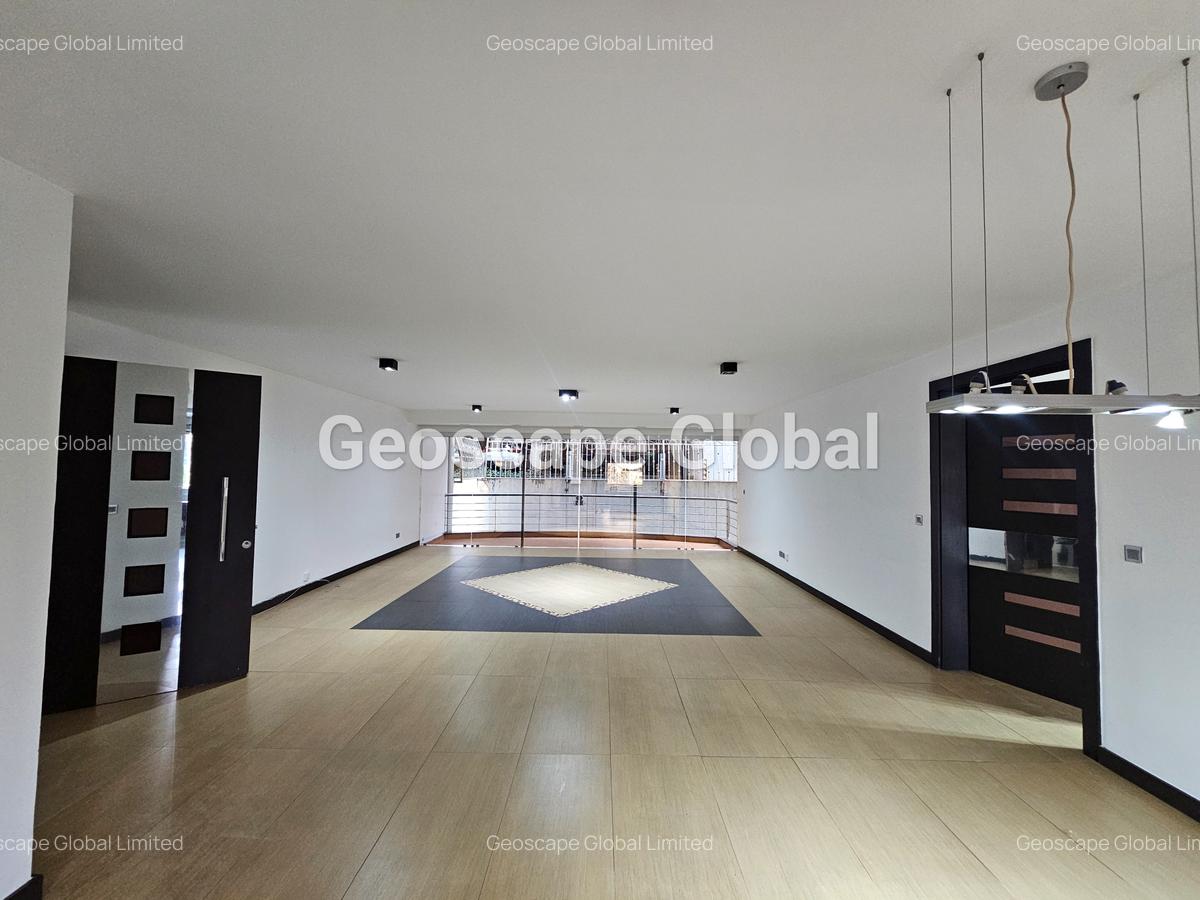 3 Bed Apartment with En Suite in Riverside - 3