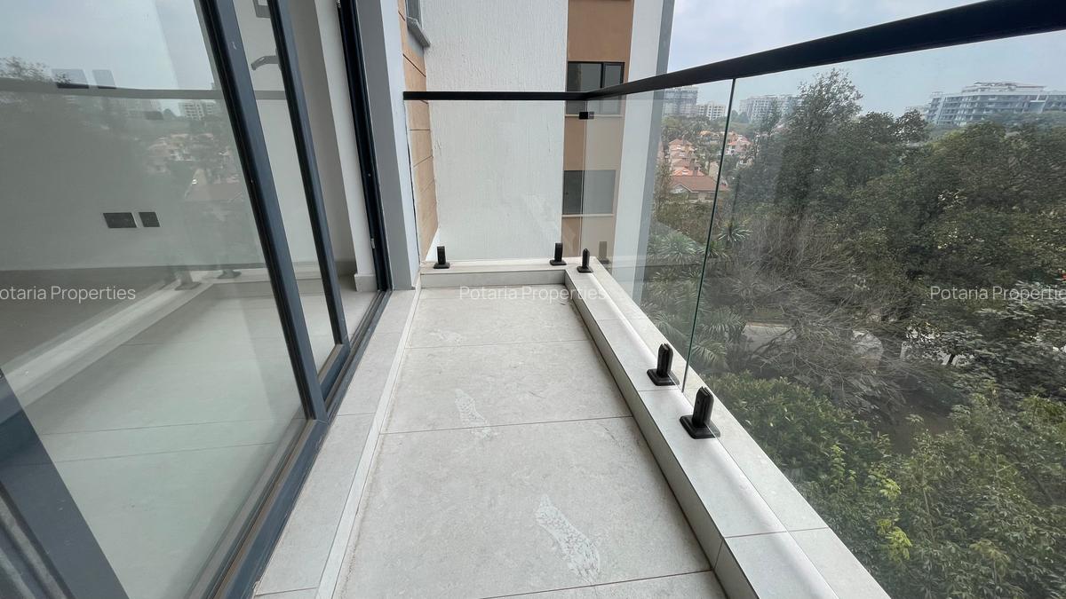 2 Bed Apartment with En Suite in Brookside - 2