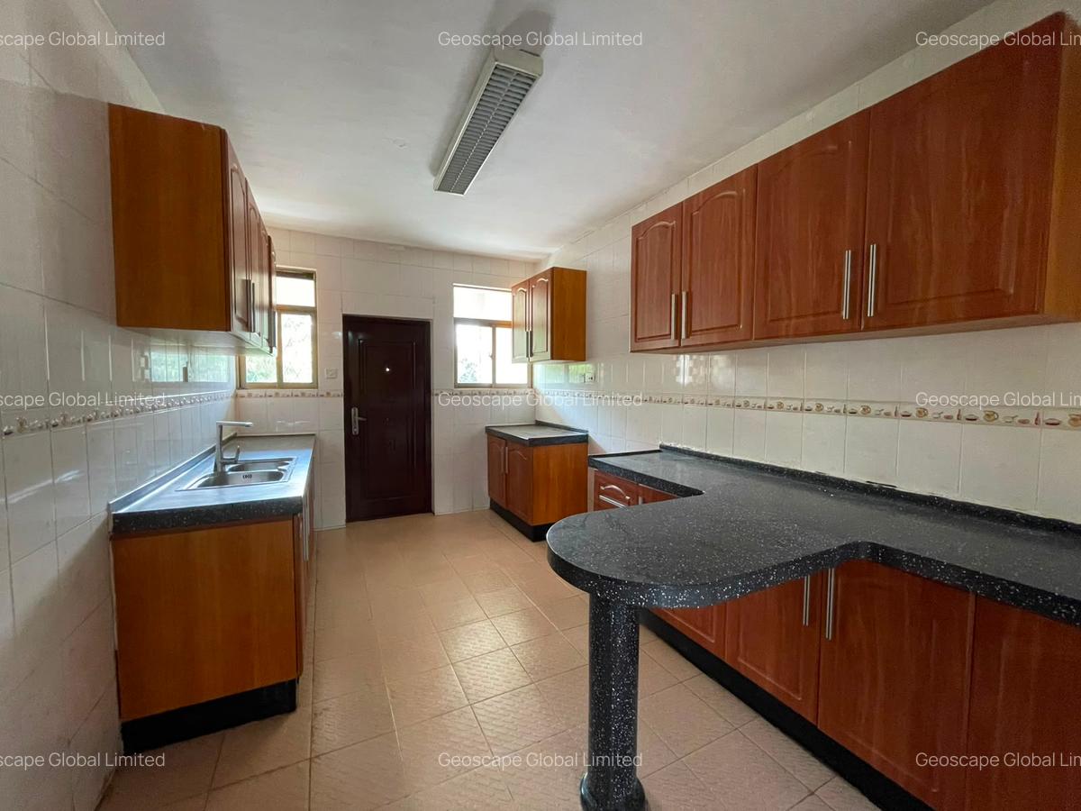 4 Bed Apartment with En Suite in Riverside - 4