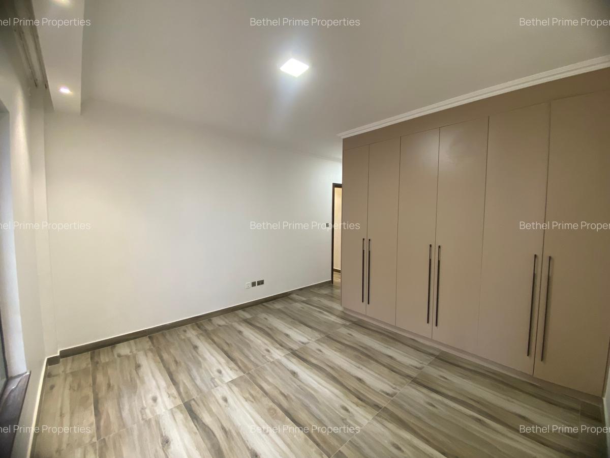 2 Bed Apartment with En Suite in Brookside - 13
