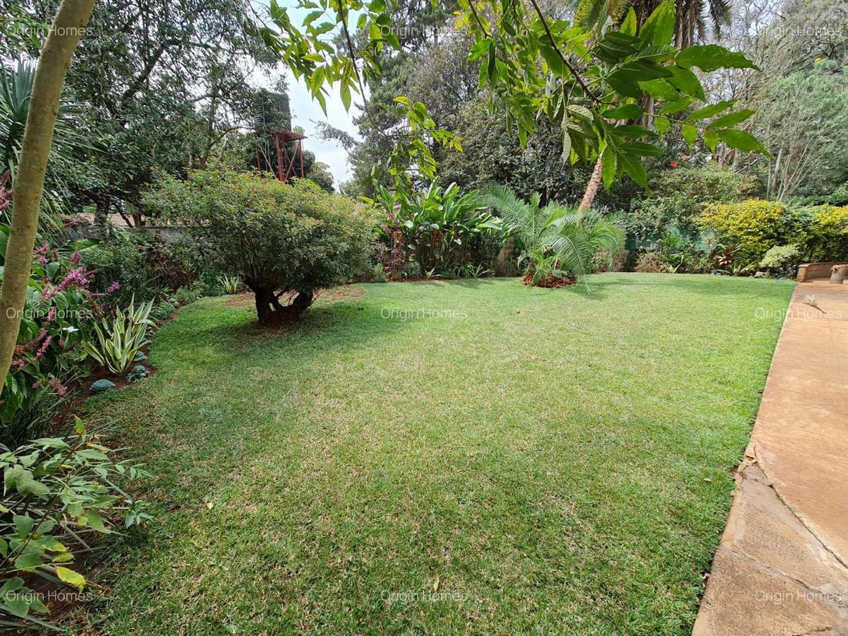 4 Bed Townhouse with En Suite at Lavington - 14