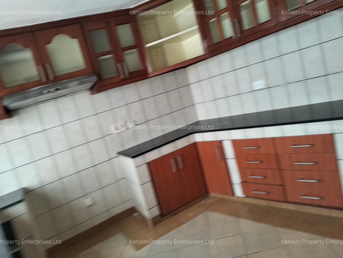 4 Bed Townhouse with En Suite in Westlands Area - 10