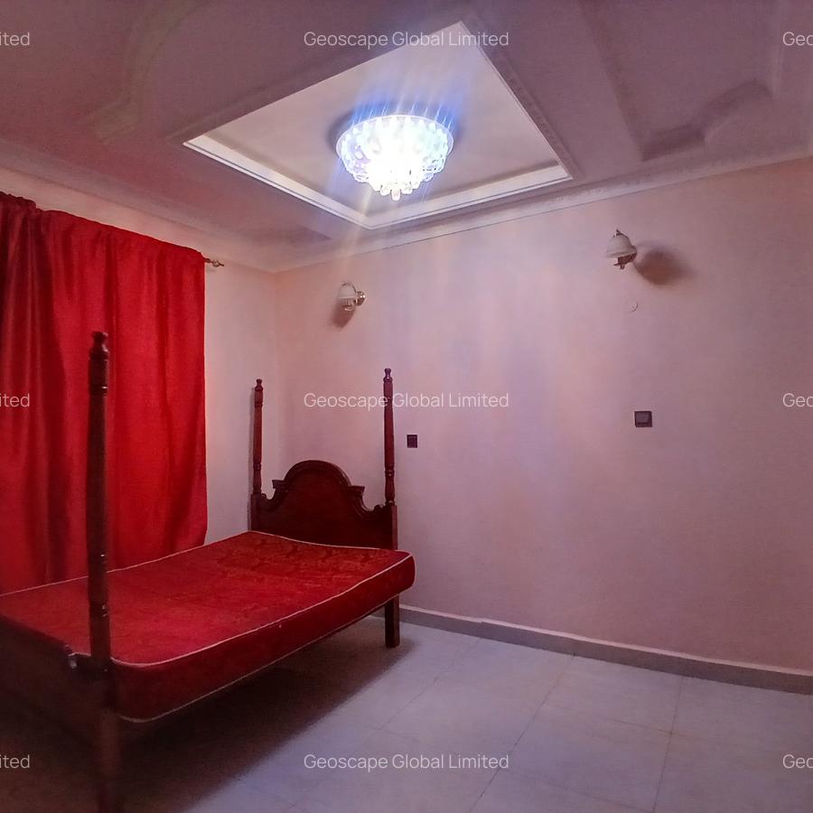 5 Bed House with En Suite in Runda - 11