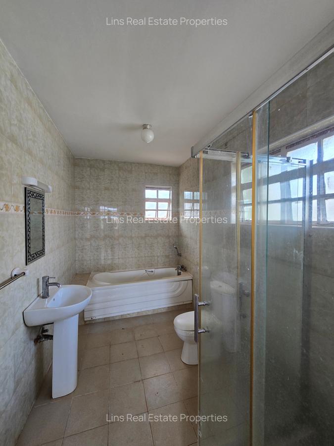 4 Bed Townhouse with En Suite in Runda - 11