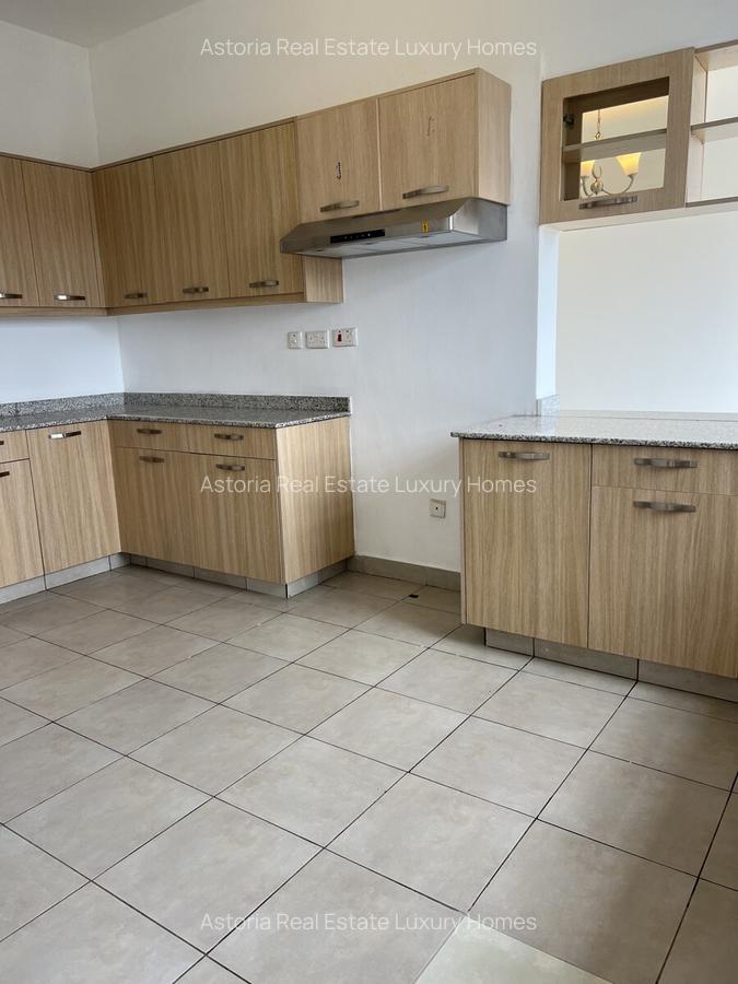 3 Bed Apartment with En Suite at 2026-438 - 11