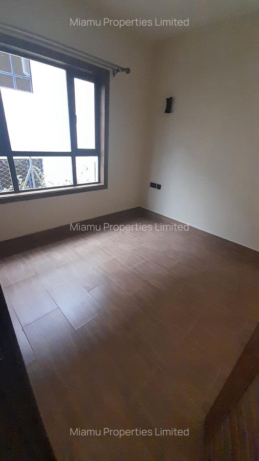 4 Bed Townhouse with En Suite at Banana Road - 13