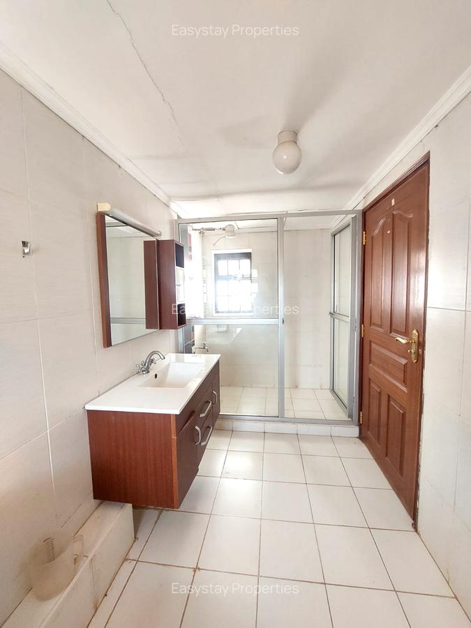 4 Bed Townhouse with En Suite in Lavington - 2