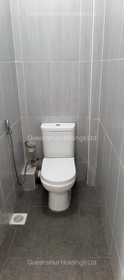 3 Bed Apartment with Gym in Kilimani - 11
