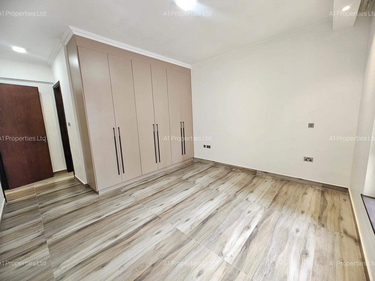 2 Bed Apartment with En Suite in Brookside - 16