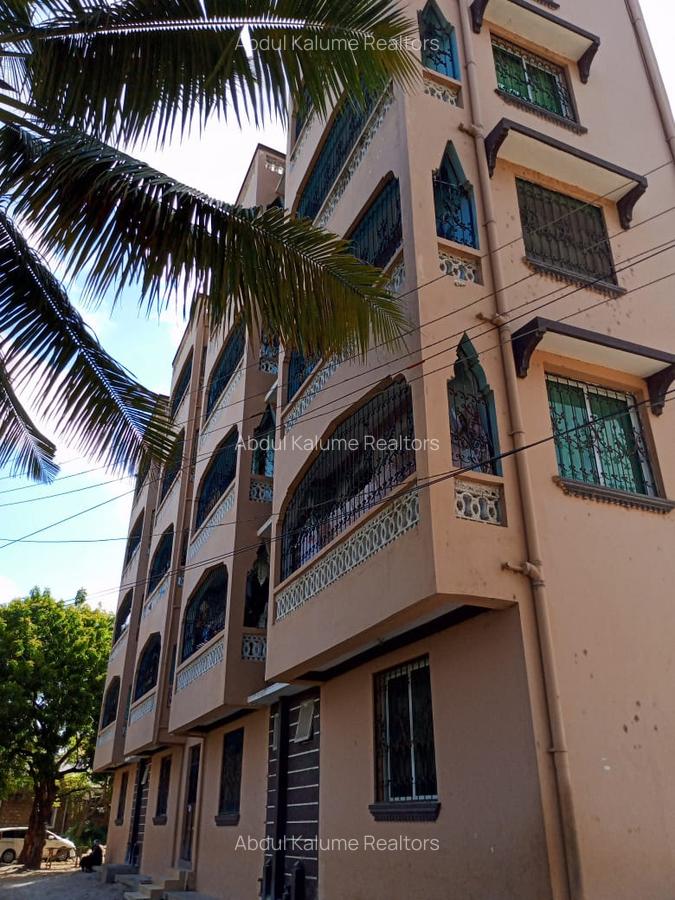 10 Bed House with En Suite at Bamburi - 4