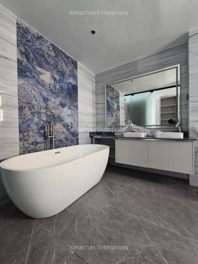 3 Bed Apartment with En Suite at 1St Ave - 10