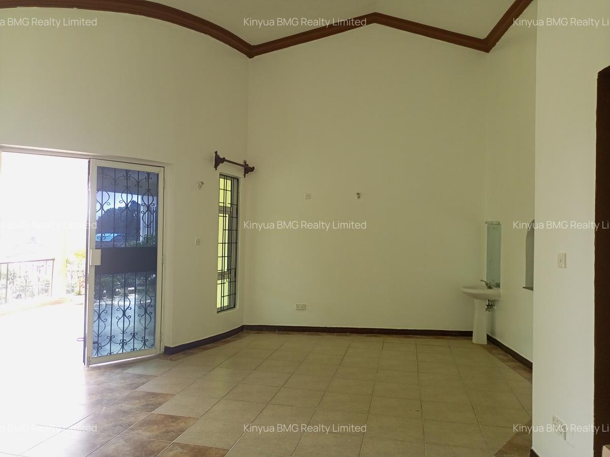 Serviced 3 Bed Apartment with En Suite in Nyali Area - 6