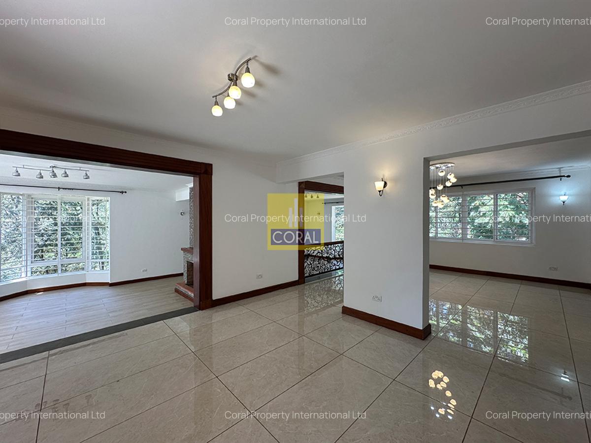 5 Bed Townhouse in Rosslyn - 2