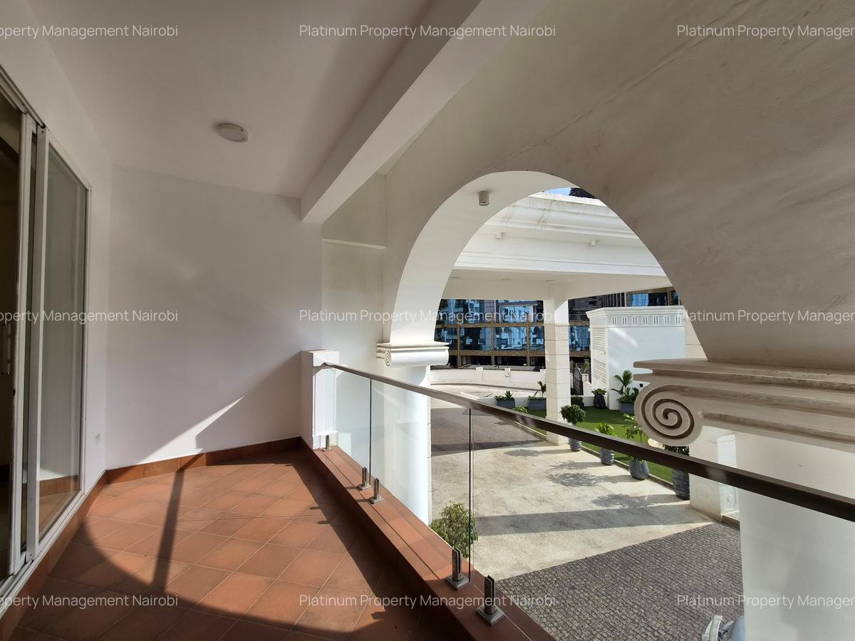 2 Bed Apartment with En Suite at The Colosseum - 5