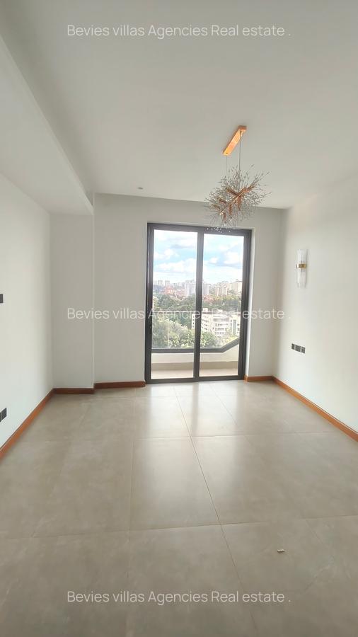 3 Bed Apartment with En Suite at Riverside - 9
