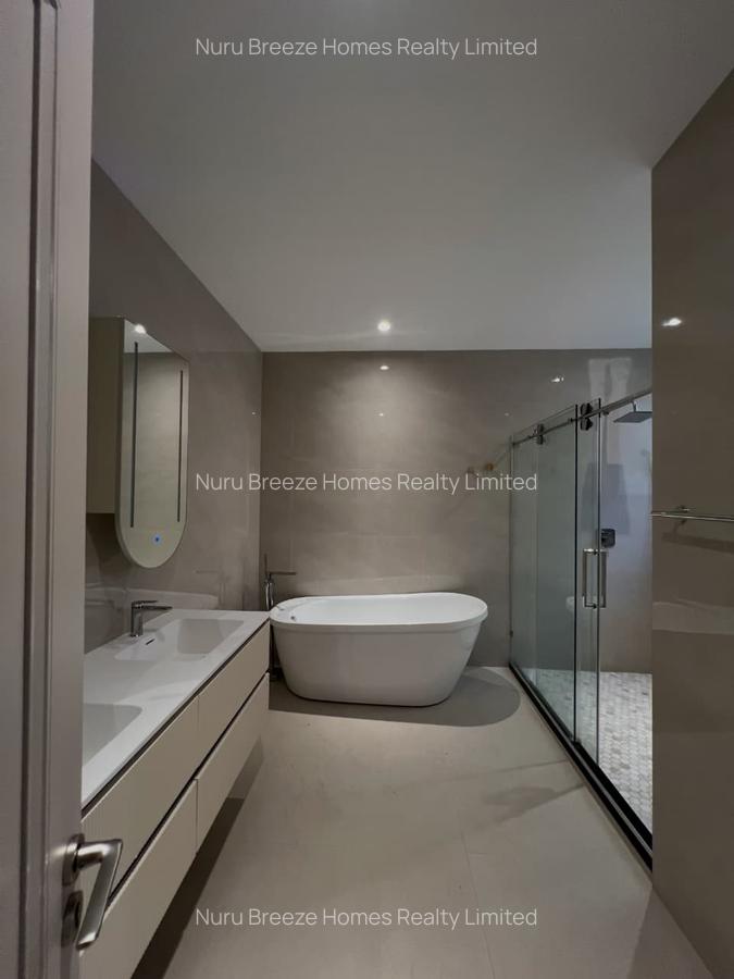 5 Bed Townhouse with En Suite in Lavington - 4