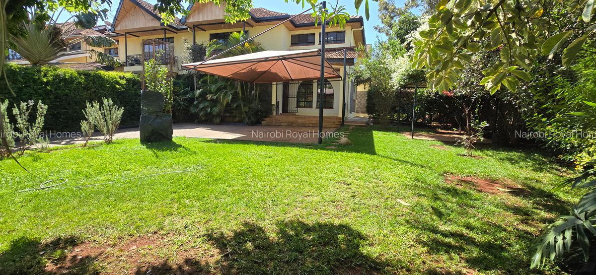 4 Bed Townhouse with En Suite at Lavington Green - 9