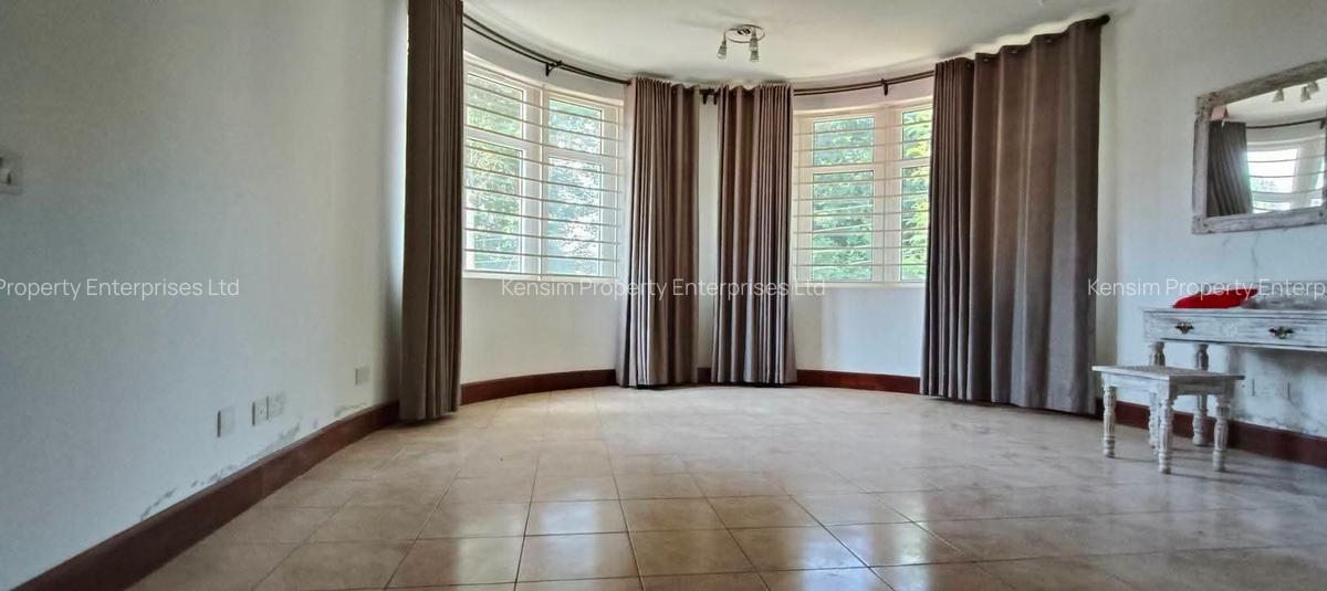 5 Bed Townhouse with En Suite in Rosslyn - 14