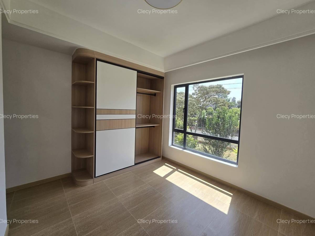 Serviced 2 Bed Apartment with En Suite at Northlands - 7