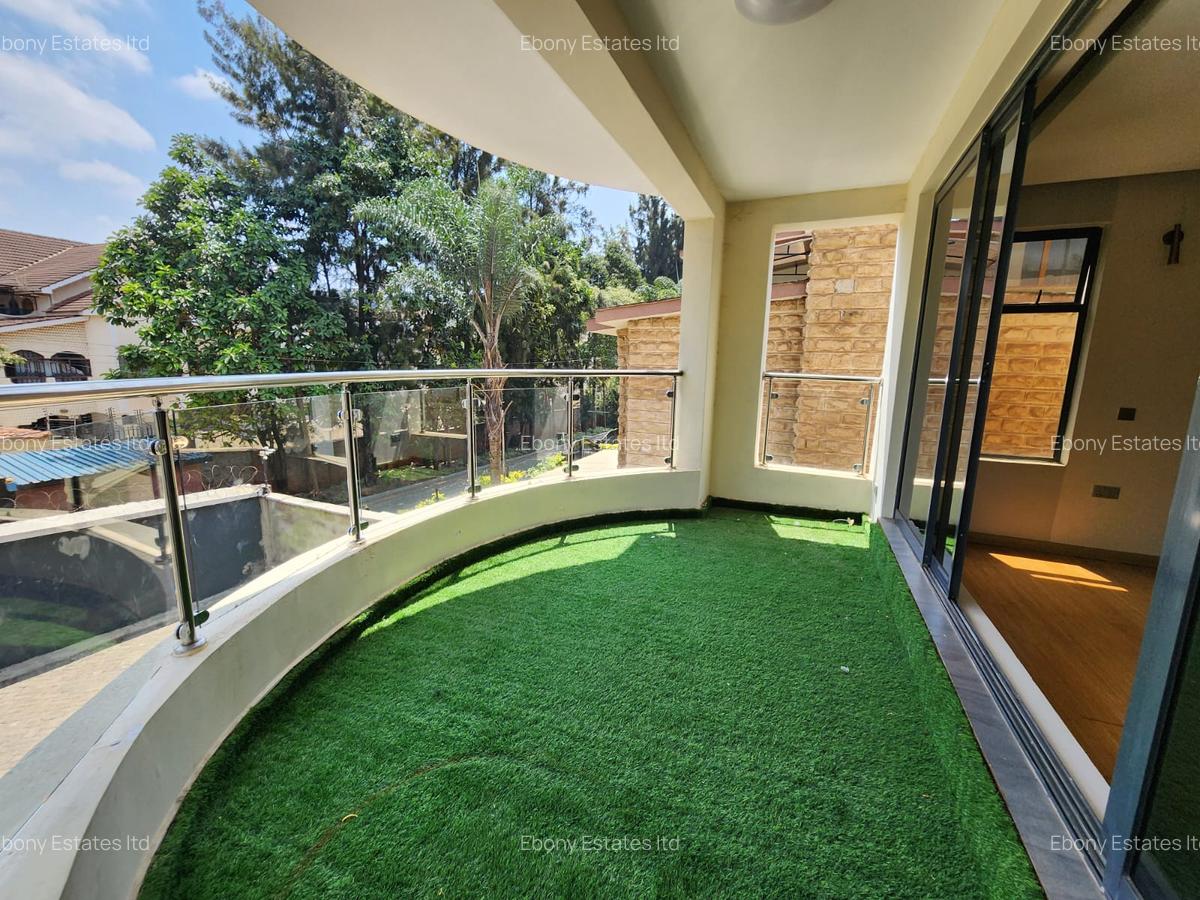 5 Bed Townhouse with En Suite in Lavington - 1
