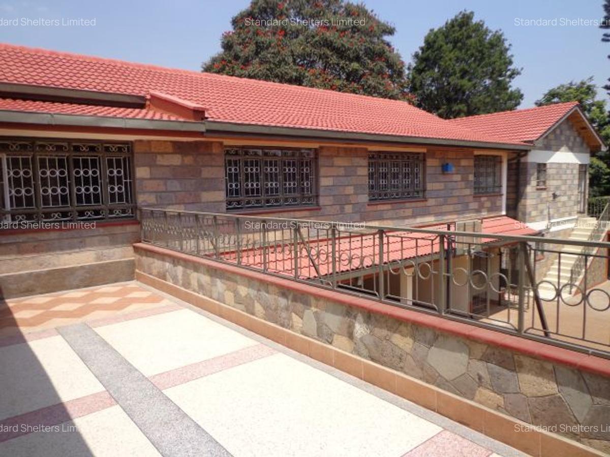 6 Bed House with En Suite in Nyari - 8