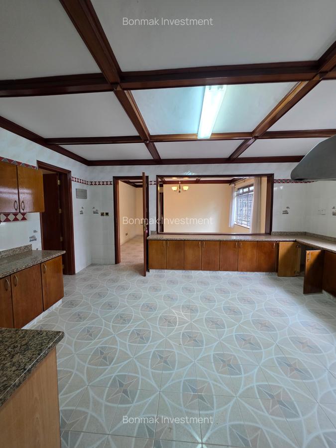 5 Bed House with En Suite at Old Runda. - 6