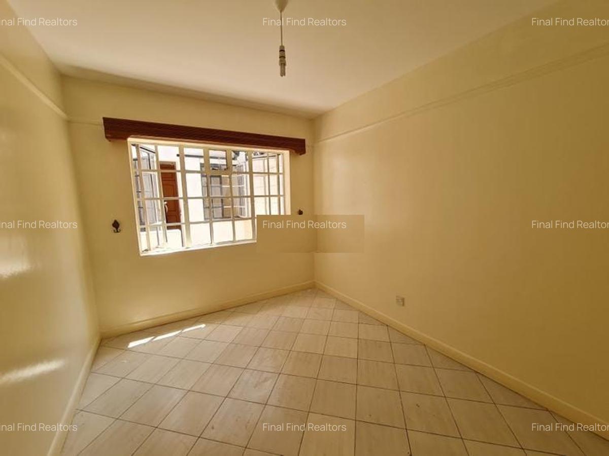 5 Bed Townhouse with En Suite in Westlands Area - 11