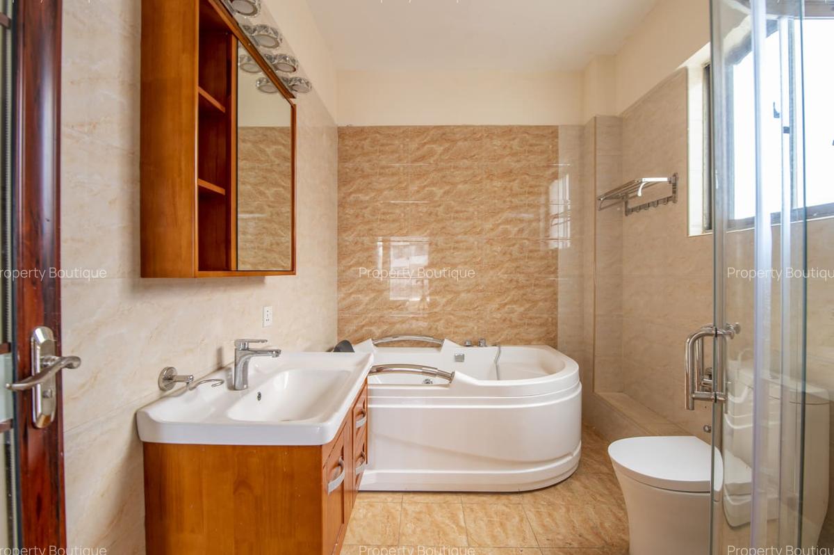 3 Bed Apartment with En Suite in Kilimani - 11