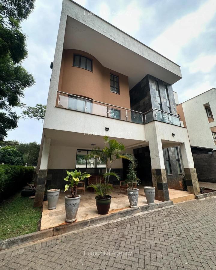 5 Bed Townhouse with En Suite in Lavington - 1