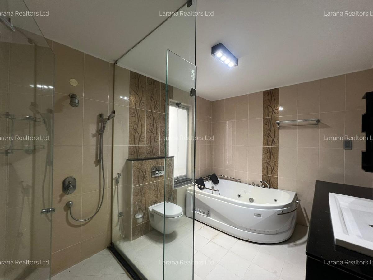 3 Bed Apartment with En Suite at Riverside Dr - 12