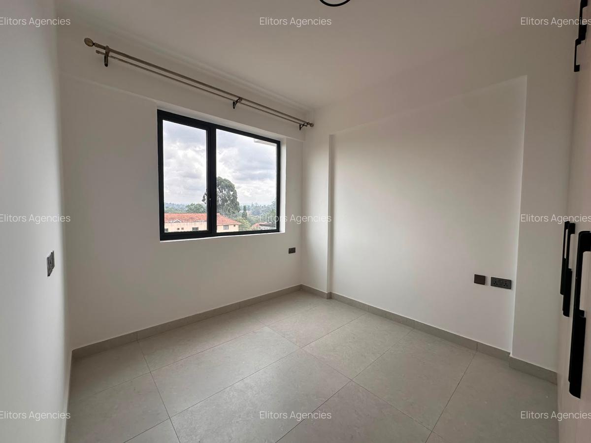 3 Bed Apartment with En Suite at Brookside Drive - 11