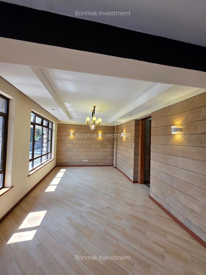 5 Bed Townhouse with En Suite at Lavington Green - 13