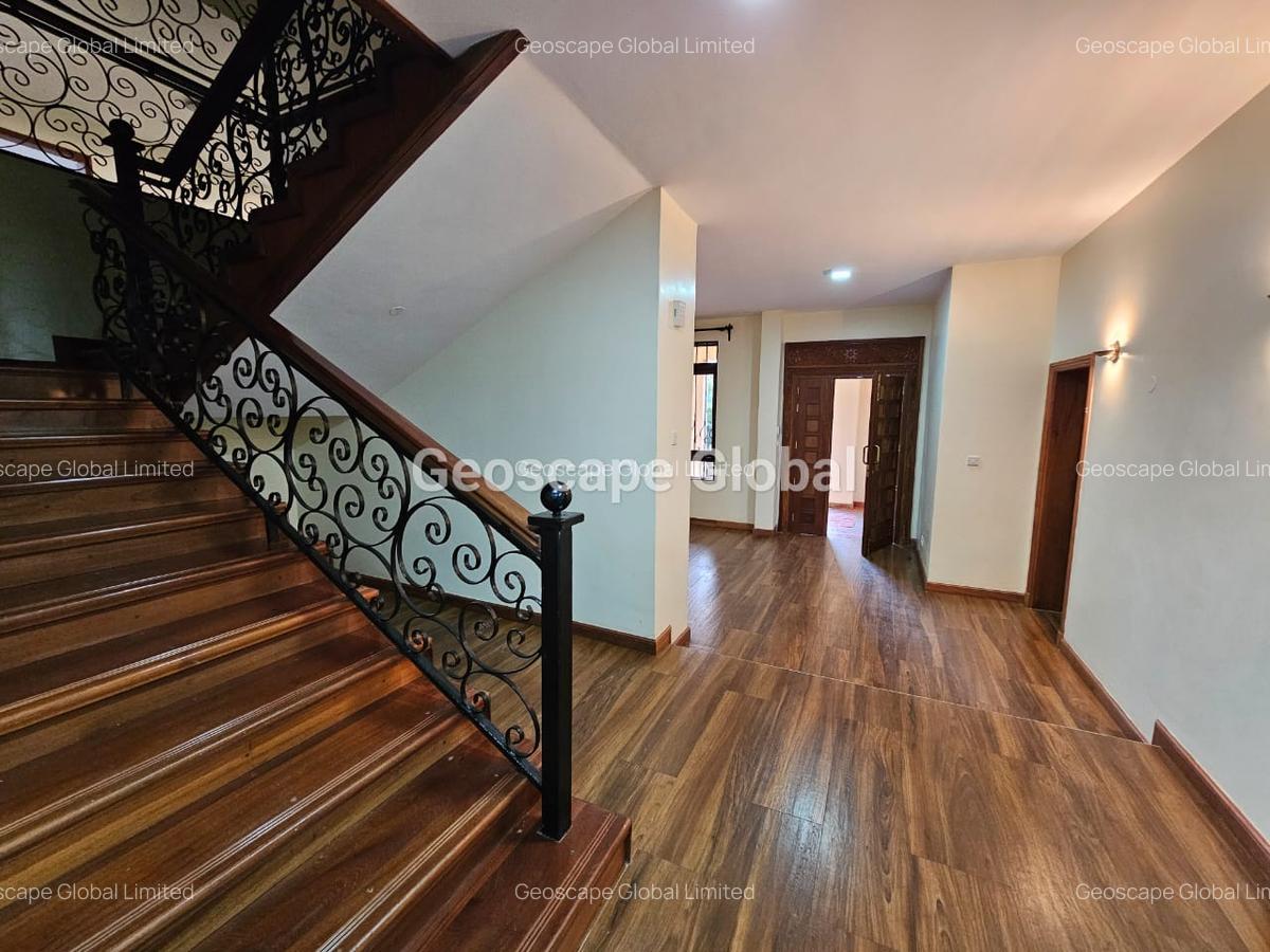4 Bed House with En Suite in Runda - 19
