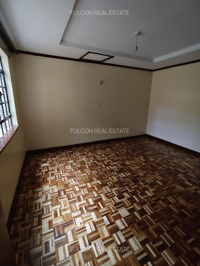 5 Bed Townhouse with En Suite in Lavington - 1