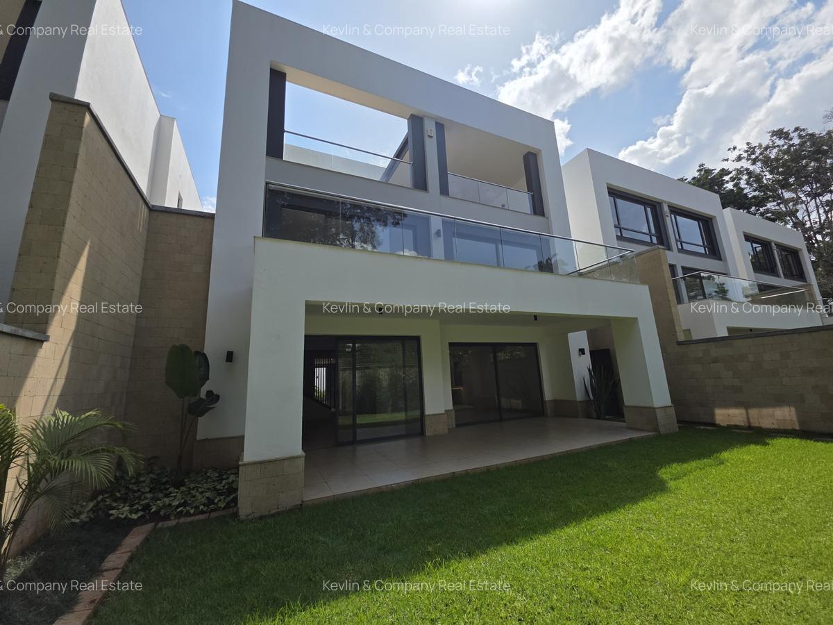 5 Bed Townhouse with En Suite in Kyuna - 1