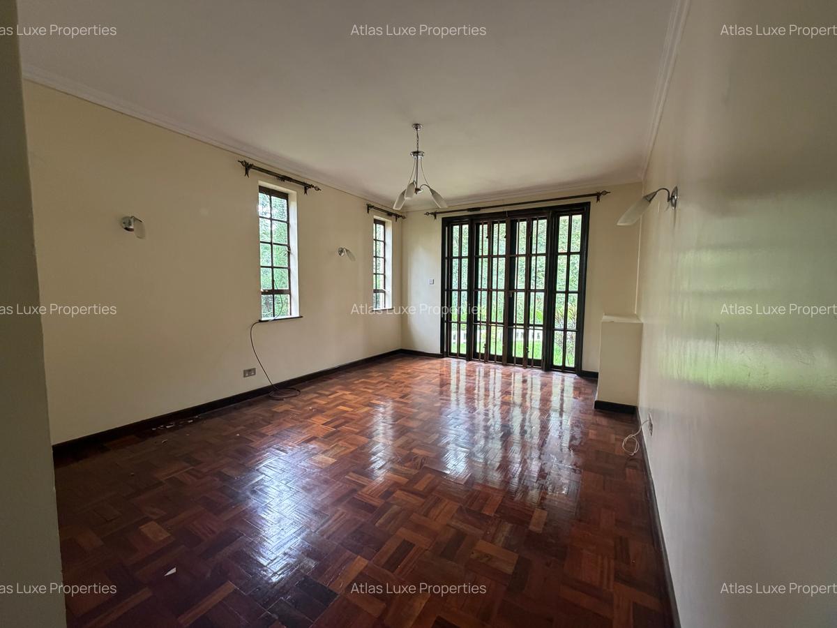 4 Bed Townhouse with En Suite at Rosslyn - 9