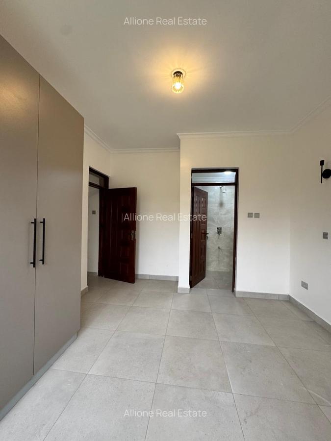 5 Bed Townhouse at Near Galleria Mall - 17