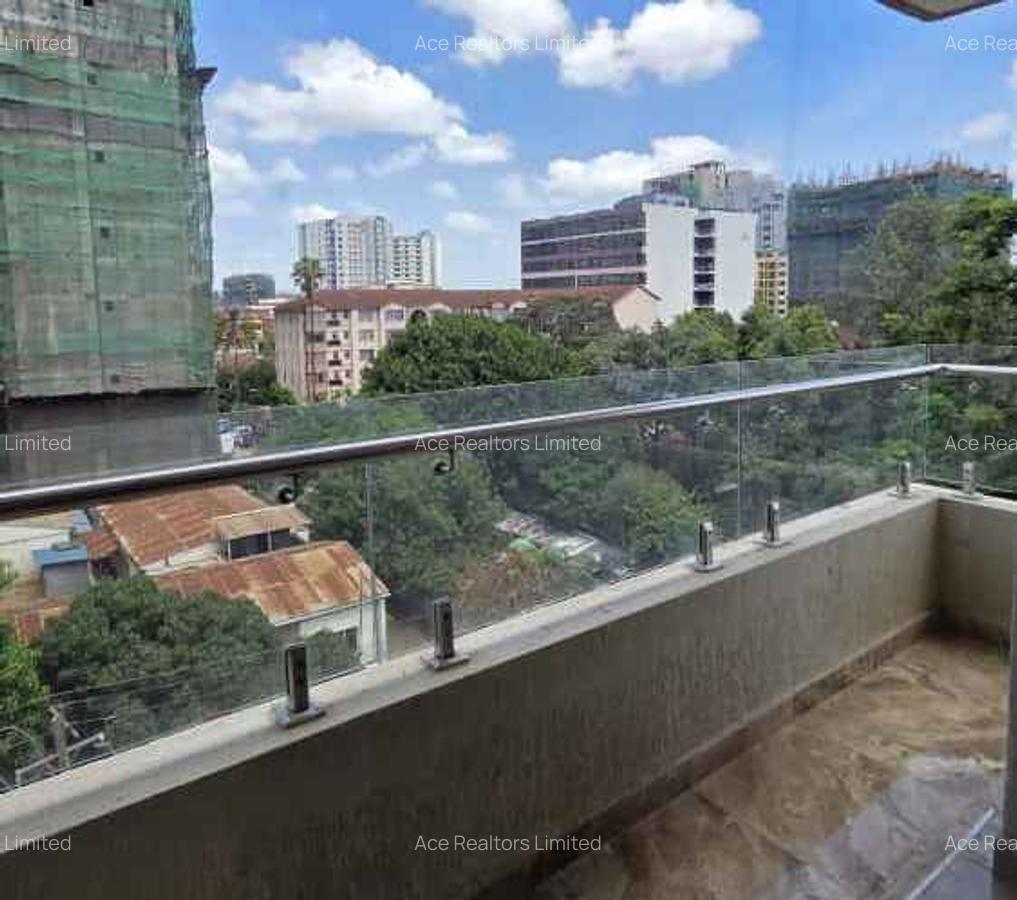 5 Bed Apartment with En Suite at Parklands - 4