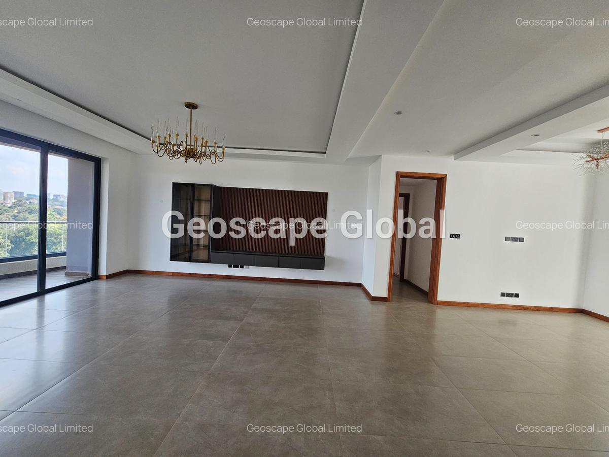 4 Bed Apartment with En Suite in Riverside - 9