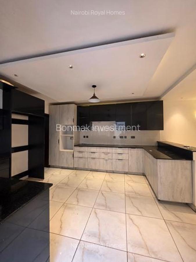 5 Bed Townhouse with En Suite at Gitanga Road - 8
