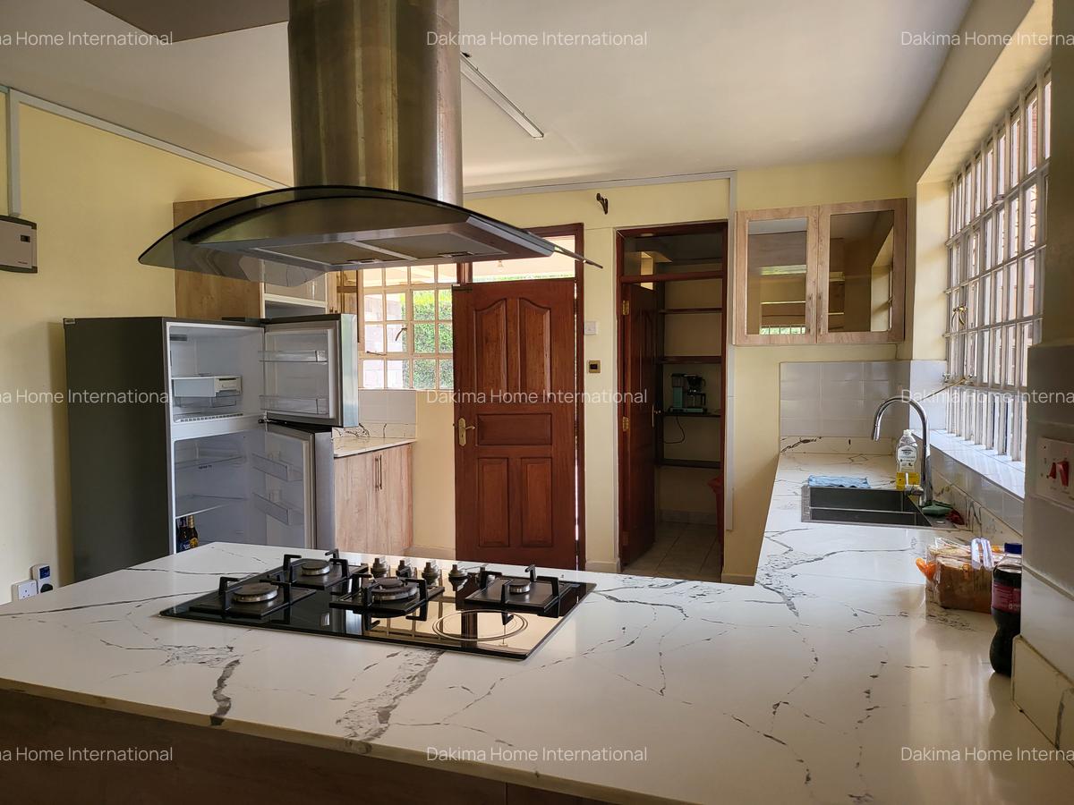 5 Bed House with En Suite in Runda - 7