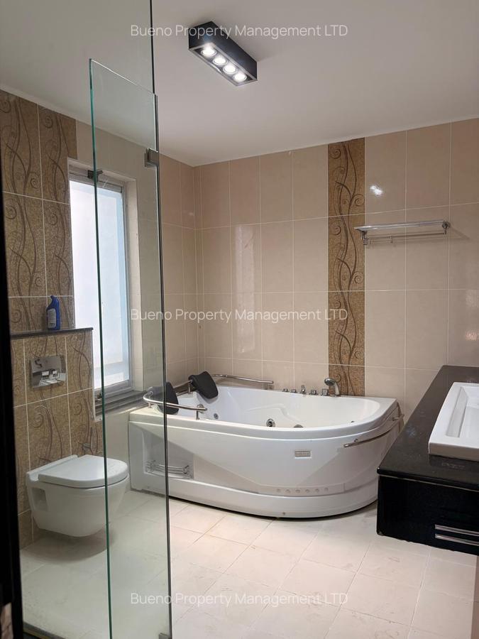 3 Bed Apartment with Swimming Pool in Riverside - 10