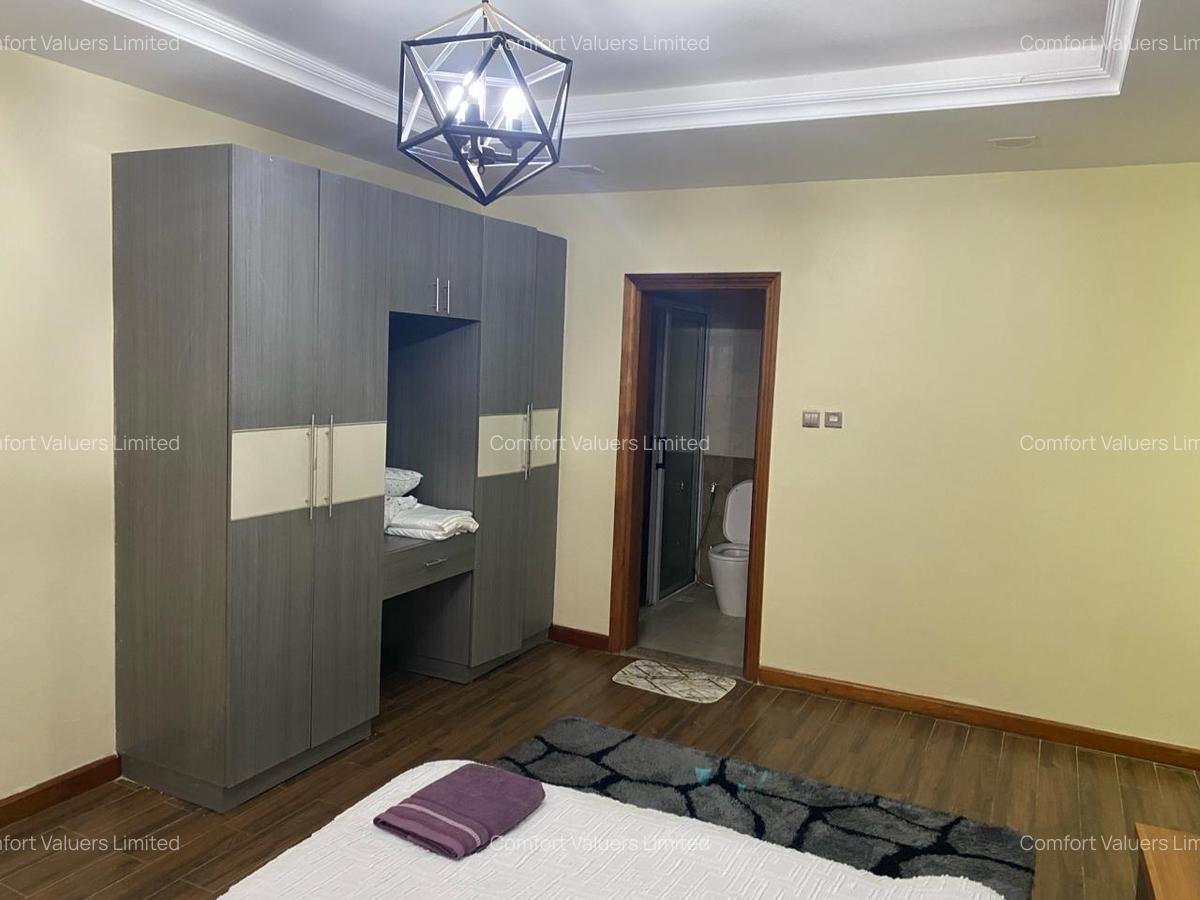 Serviced 4 Bed Apartment with En Suite at Hurlinghurm - 18
