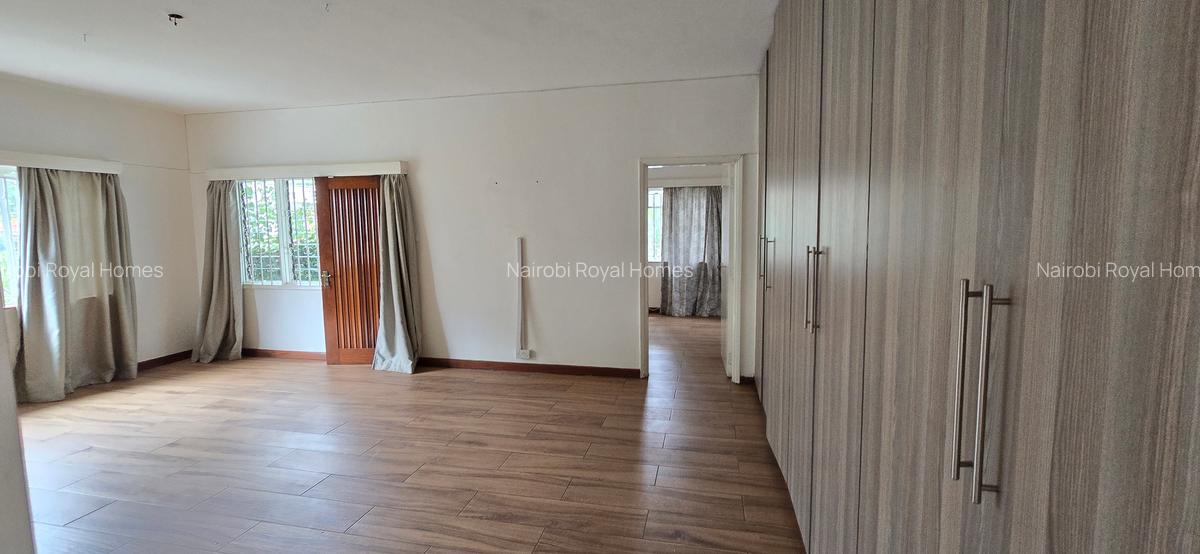 5 Bed Townhouse with En Suite at James Gichuru - 10