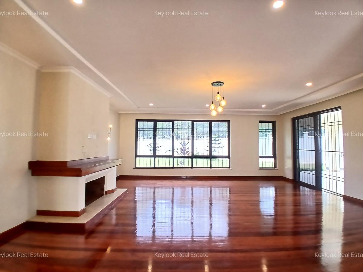 6 Bed Villa with En Suite at Kyuna Road - 8