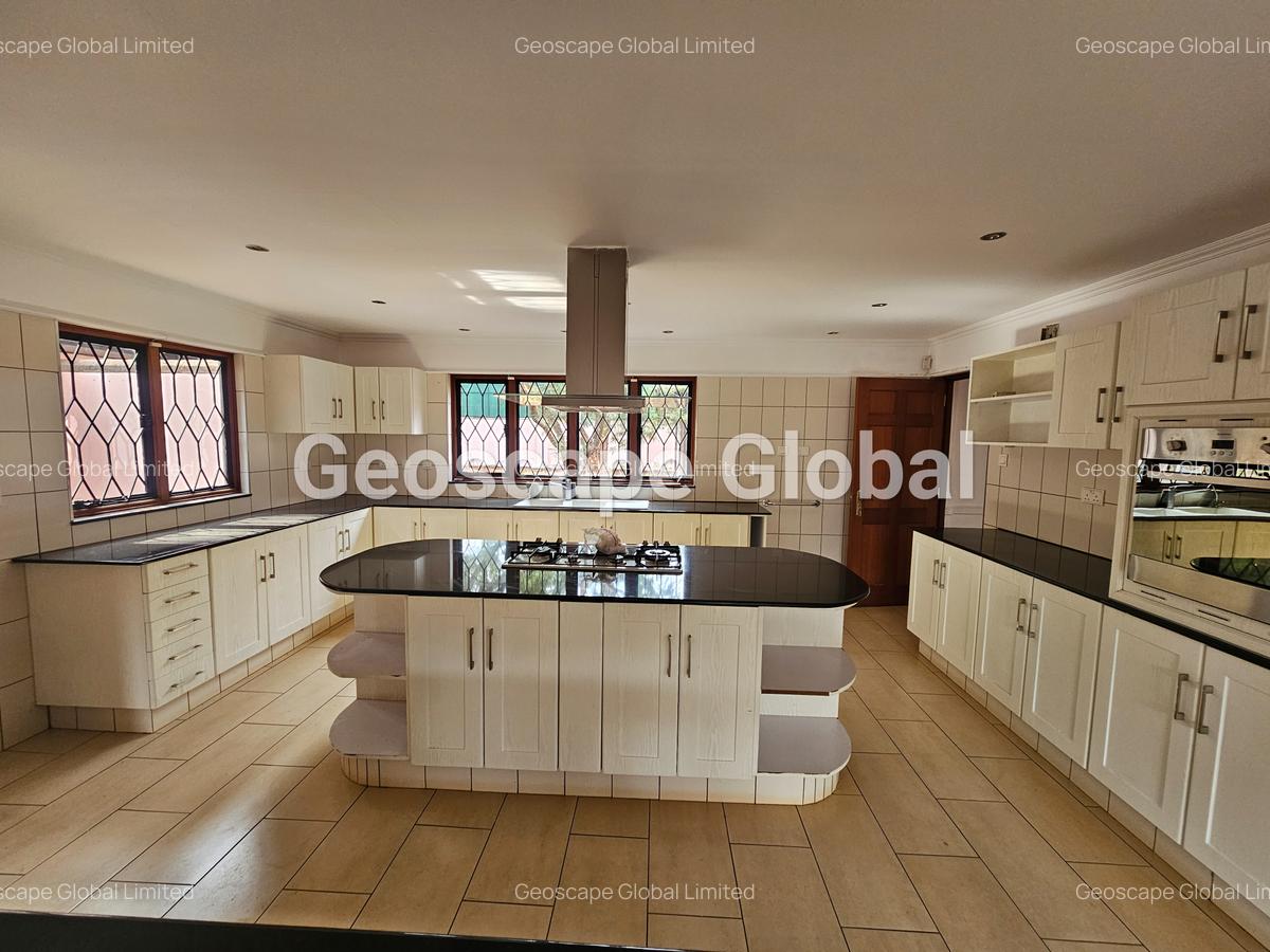 5 Bed House with En Suite in Gigiri - 14