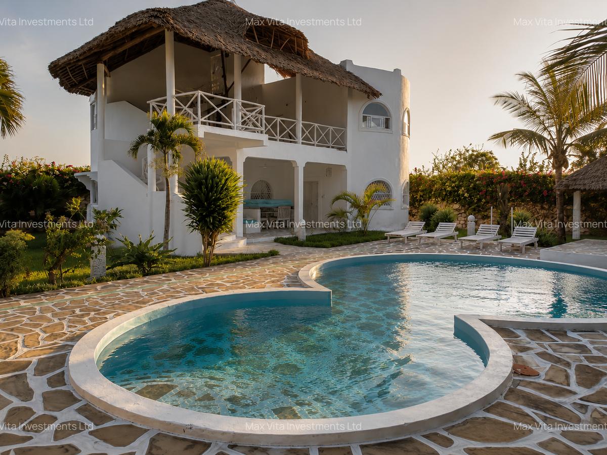 6 Bed Villa with En Suite in Watamu - 2