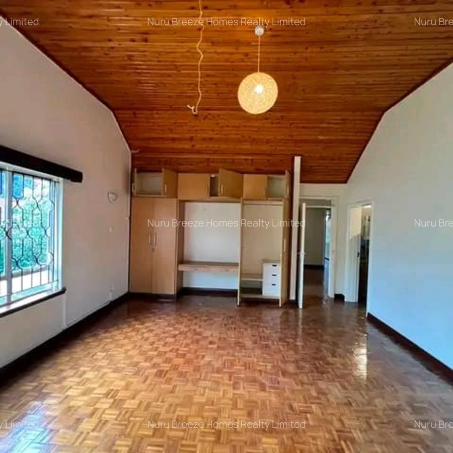 4 Bed Townhouse with En Suite in Gigiri - 17