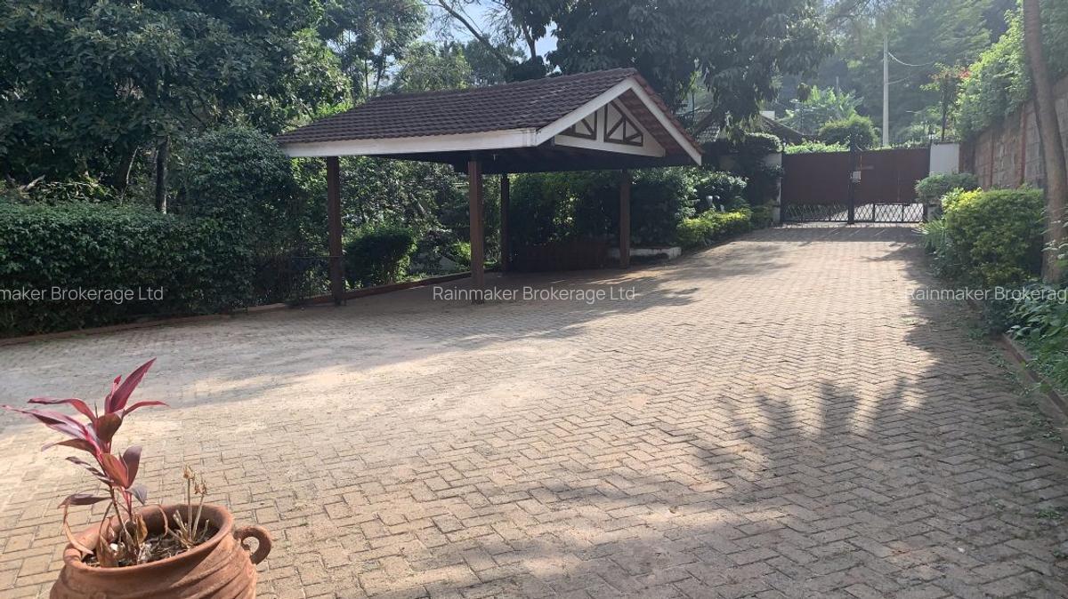 6 Bed House with En Suite in Spring Valley - 11