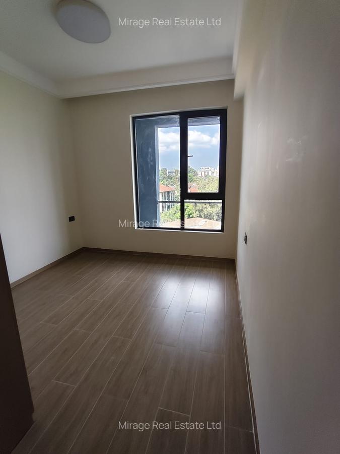 1 Bed Apartment with En Suite in Riverside - 12